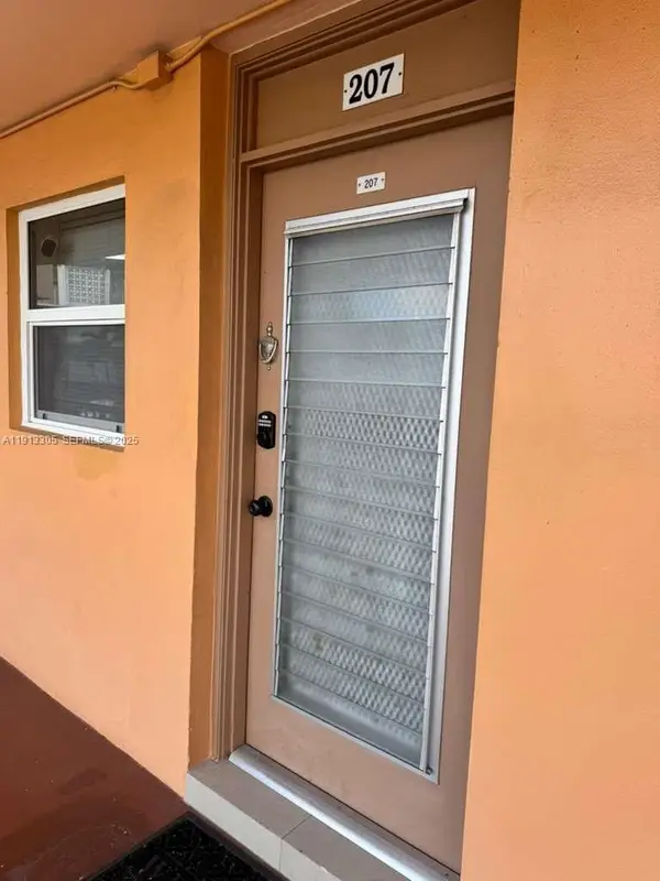 3001 NW 46th Avenue #207, Lauderdale Lakes, FL 33313