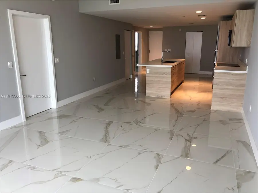 16385 Biscayne Boulevard #3003, North Miami Beach, FL 33160 - #3