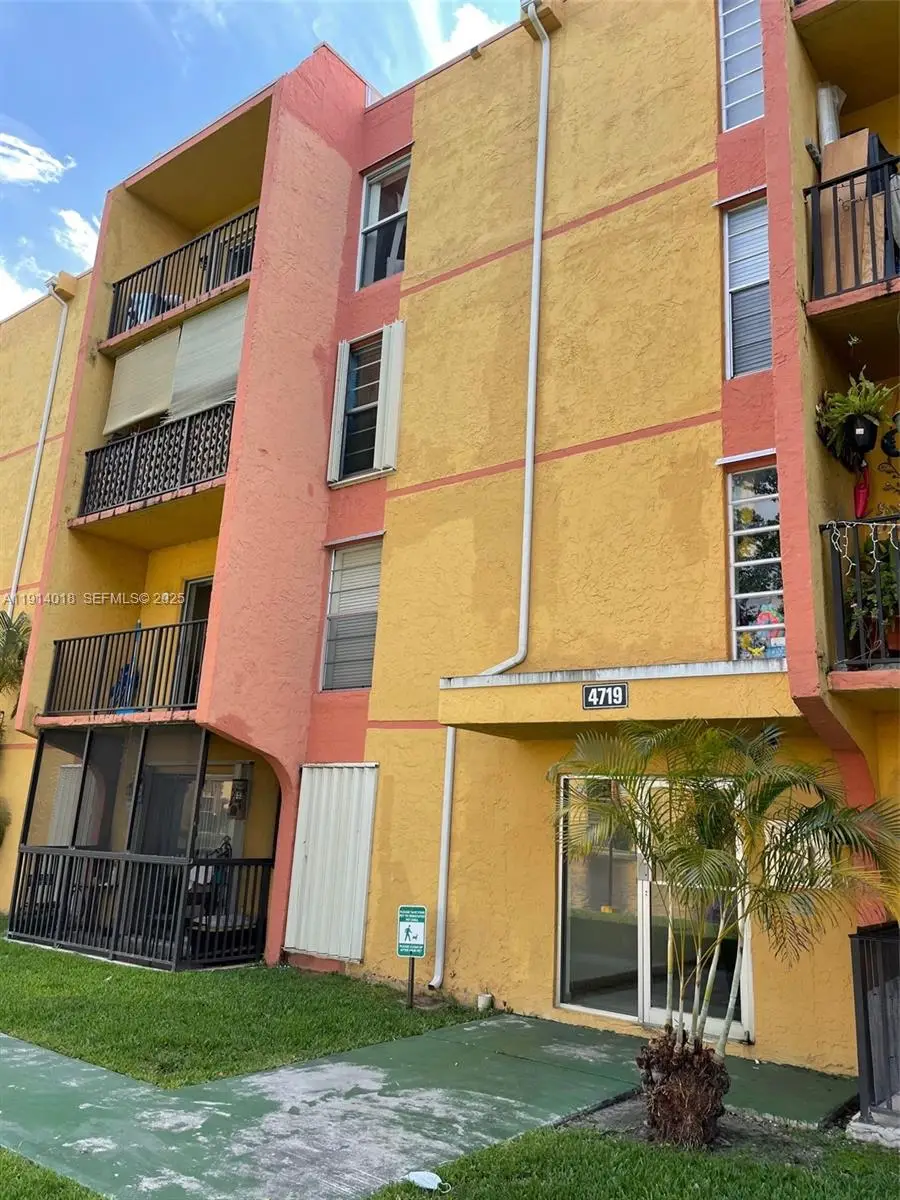 4719 NW 7th Street #10911, Miami, FL 33126 - #2
