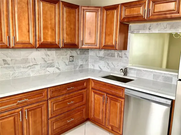 4270 NW 40th Street #103, Lauderdale Lakes, FL 33319