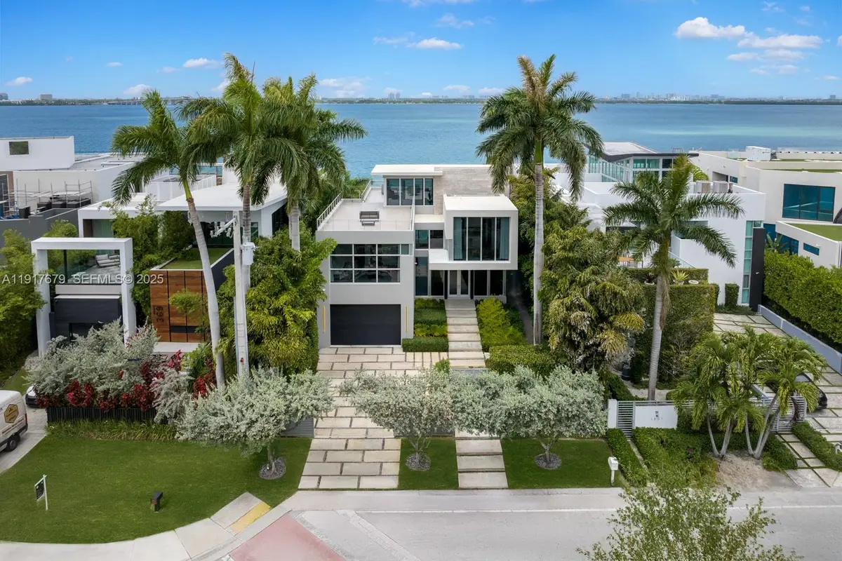 1379 N Venetian Way, Miami, FL 33139 - #1