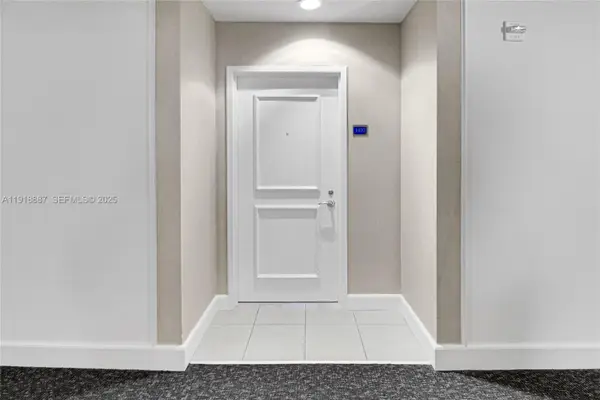 1945 S Ocean Drive #1410, Hallandale Beach, FL 33009