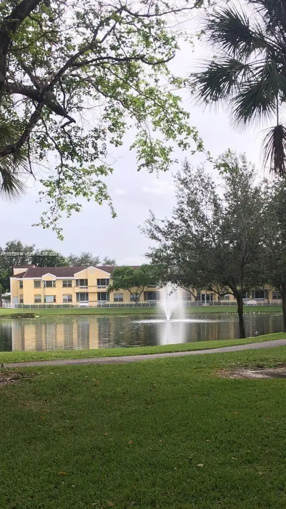 8592 W Sunrise Boulevard #111, Plantation, FL 33322