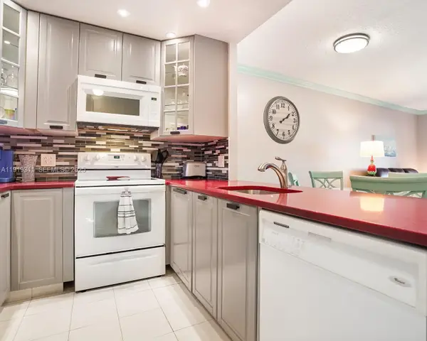 4705 NW 35th Street #616, Lauderdale Lakes, FL 33319