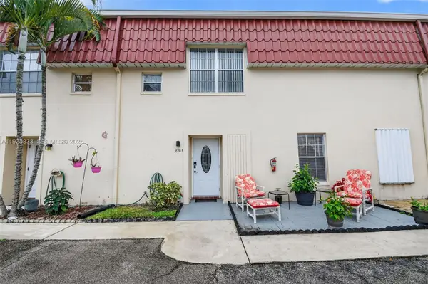 820 Salem Lane #B, Lake Worth, FL 33467