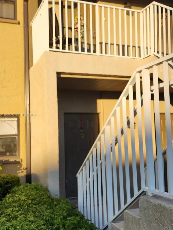 4789 Orange Grove Boulevard #5, Fort Myers, FL 33903