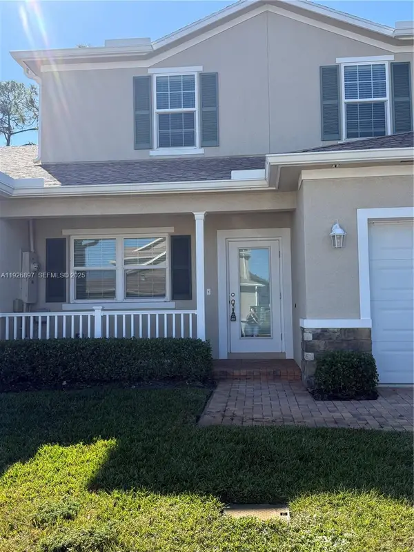 977 NE Trailside Run, Port St Lucie, FL 34983