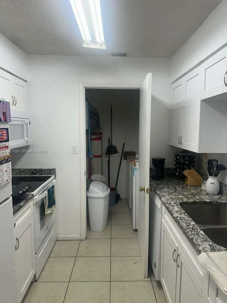 13287 Arbor Pointe Circle #304, Tampa, FL 33617 - #1