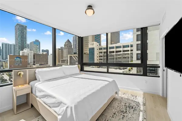 225 N Miami Avenue #912, Miami, FL 33128
