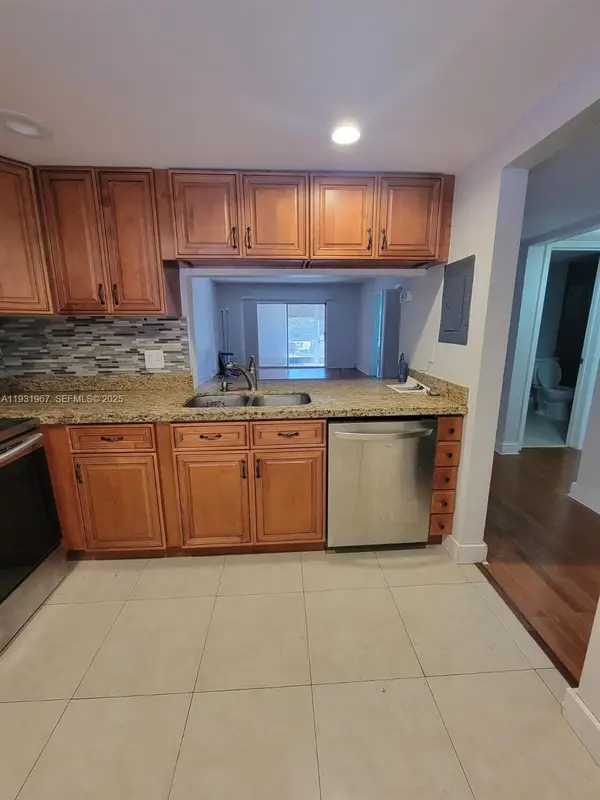 4321 NW 9th Avenue #102, Deerfield Beach, FL 33064