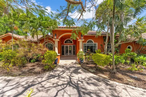 11825 S Mitchell Manor Circle, Pinecrest, FL 33156