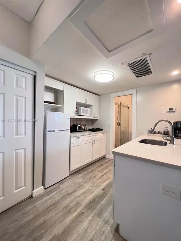 26 Diplomat Parkway #2308, Hallandale Beach, FL 33009