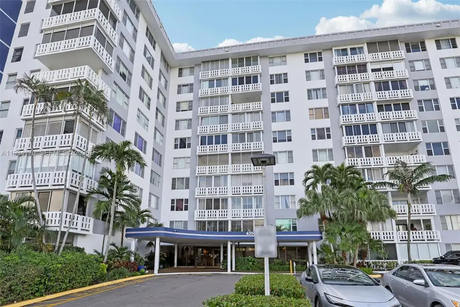 4350 Hillcrest Dr 702 #702, Hollywood, FL 33021 - #2