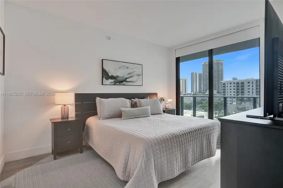 121 NE 34th Street #902, Miami, FL 33137 - #2