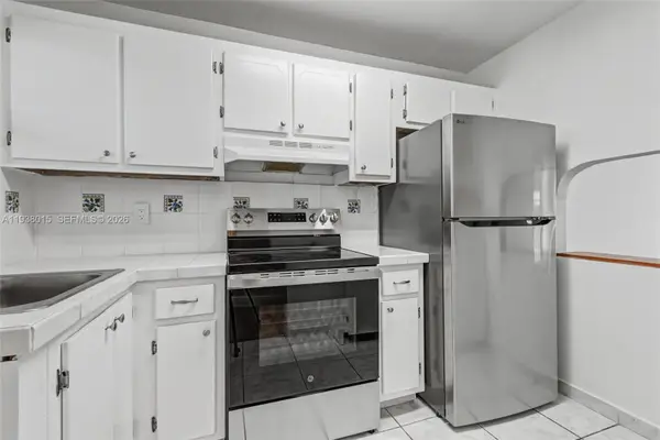 2831 Sunrise Lakes Drive #E 204, Sunrise, FL 33322