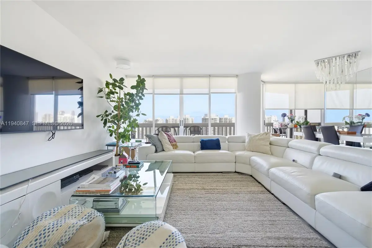 1000 W Island Boulevard #2806, Aventura, FL 33160 - #1