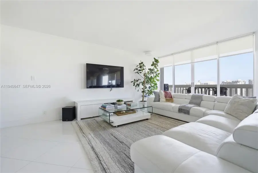 1000 W Island Boulevard #2806, Aventura, FL 33160 - #2