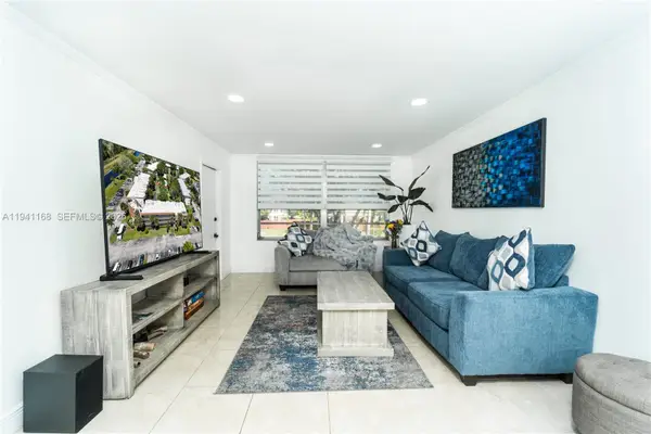 7500 NW 17th Street #207, Plantation, FL 33313