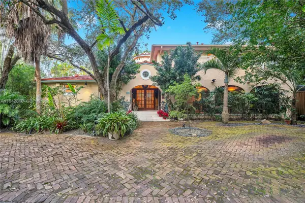 2496 Abaco Avenue, Miami, FL 33133