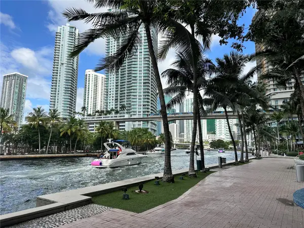 185 SW 7th Street #3704, Miami, FL 33130