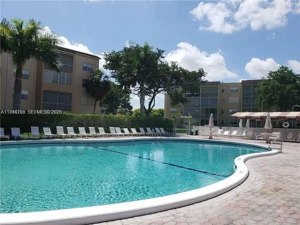 2821 Somerset Drive #400, Lauderdale Lakes, FL 33311