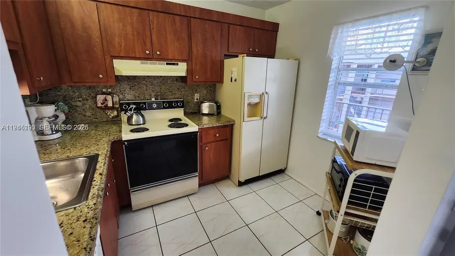 2821 Somerset Drive #400, Lauderdale Lakes, FL 33311 - #3