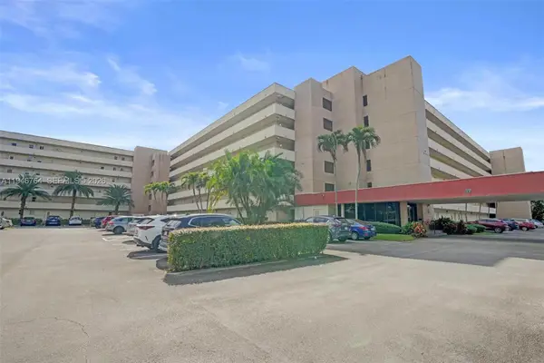 8900 Washington Boulevard #PH5, Pembroke Pines, FL 33025
