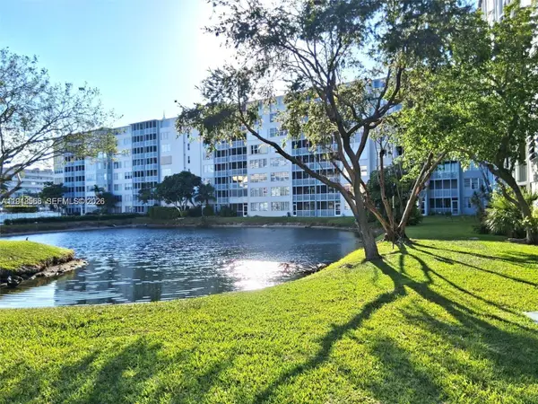 1700 NE 191st Street #202, Miami, FL 33179