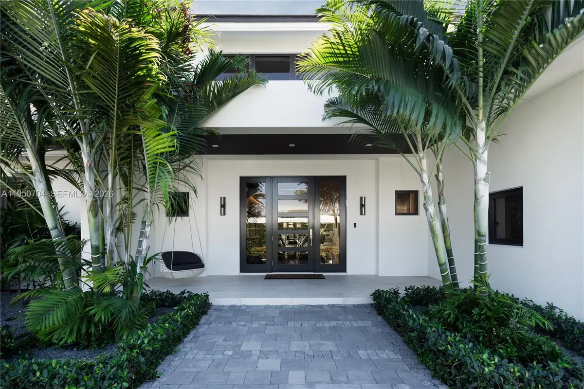 2370 Bayview Lane, North Miami, FL 33181 - #1