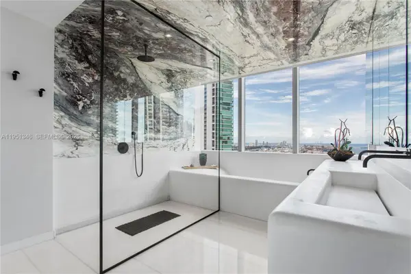 851 NE 1st Avenue #3411, Miami, FL 33132