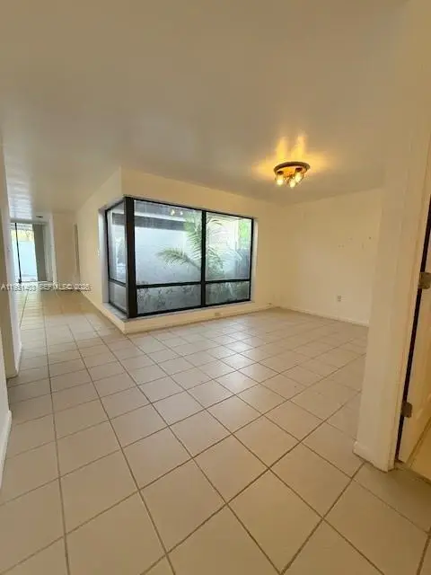 Address Withheld By Seller, Miami, FL 33186 - #3