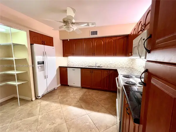 2806 N 46th Avenue #D537, Hollywood, FL 33021