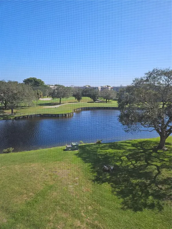 9441 Live Oak Place #407, Davie, FL 33324