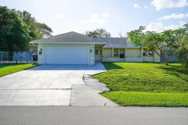 714 NE Lanfair Street, Port St Lucie, FL 34983