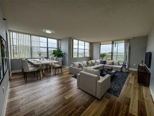 1200 Saint Charles Place #419, Pembroke Pines, FL 33026