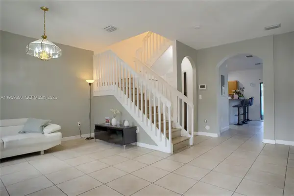 8915 W 35th Avenue, Hialeah, FL 33018