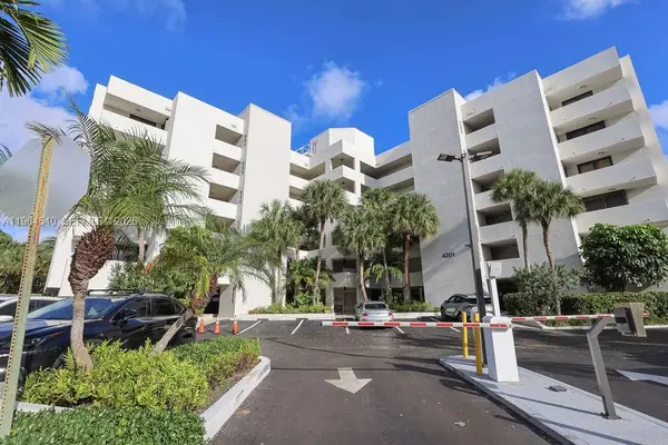 4201 N Ocean Drive #304, Hollywood, FL 33019