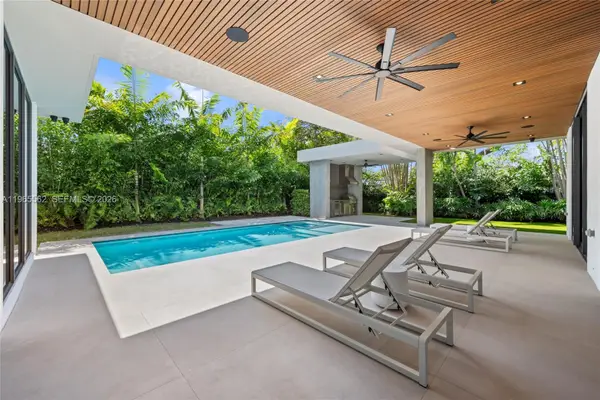 215 S Shore Drive, Miami, FL 33133