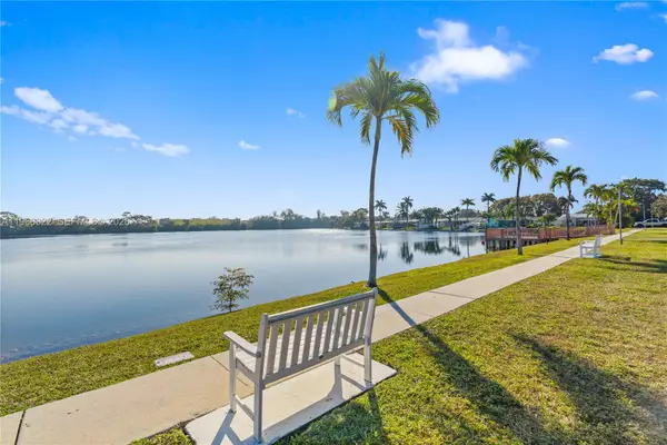 2223 Park Lane #210, Hollywood, FL 33021