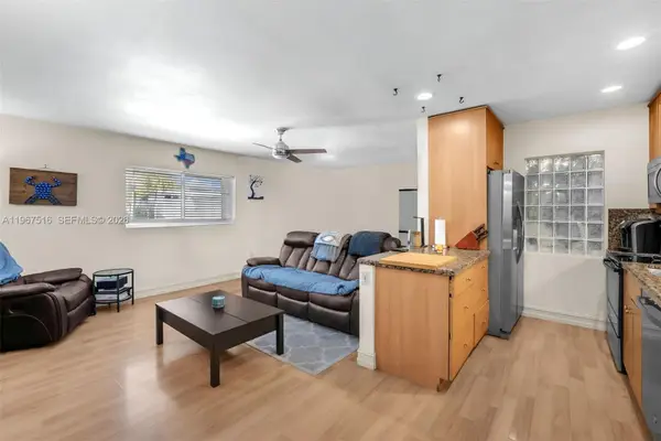 1423 Holly Heights Drive #18, Fort Lauderdale, FL 33304