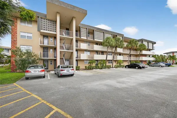 3051 NW 46th Avenue #405, Lauderdale Lakes, FL 33313
