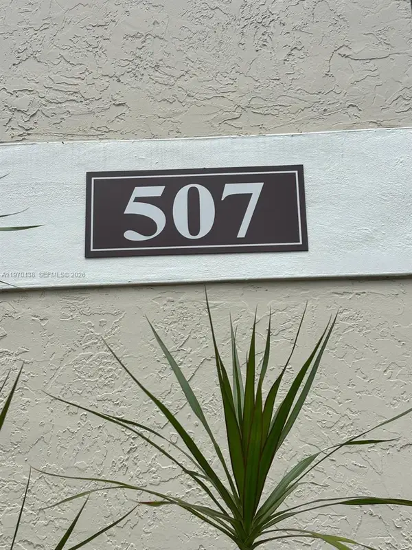 Address Withheld By Seller, Pompano Beach, FL 33069