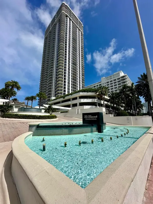 4775 Collins Avenue #2407, Miami Beach, FL 33140