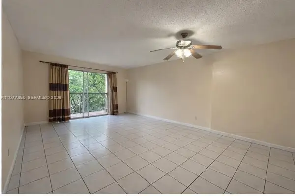 7000 Nova Drive #205E, Davie, FL 33317