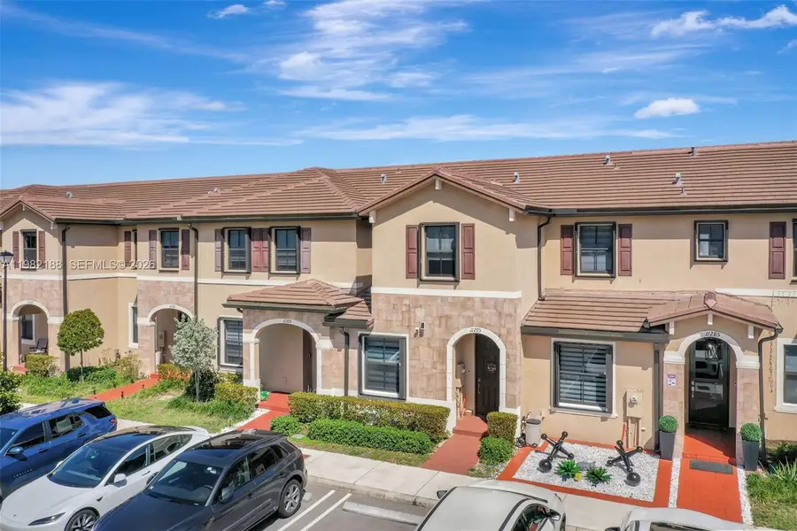 11295 W 34th Way, Hialeah Gardens, FL 33018 - #2