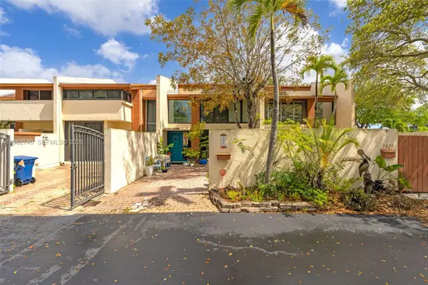 7825 SW 103rd Place, Miami, FL 33173