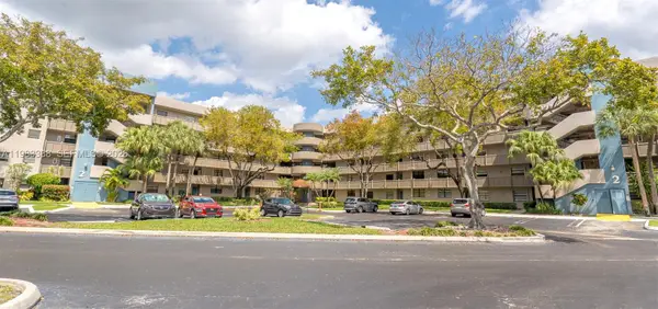 1000 Colony Point Circle #203, Pembroke Pines, FL 33026