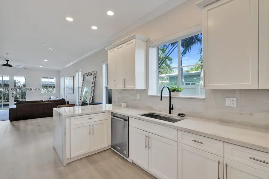 1121 NE 14th Avenue, Fort Lauderdale, FL 33304 - #3