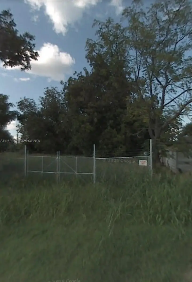 3217 E 4th Avenue, Pine Bluff, AR  - #1
