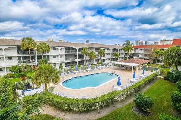 581 Blue Heron Drive #205B, Hallandale Beach, FL 33009